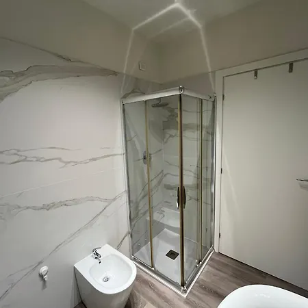 Elegante Bilocale Con Posto Auto Privato Brescia