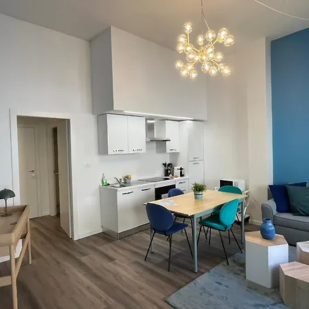 Elegante Bilocale Con Posto Auto Privato Apartmán